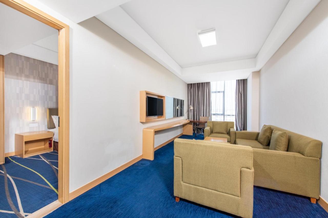 Holiday Inn Express Zhengzhou Airport By Ihg Xinzheng  Екстериор снимка