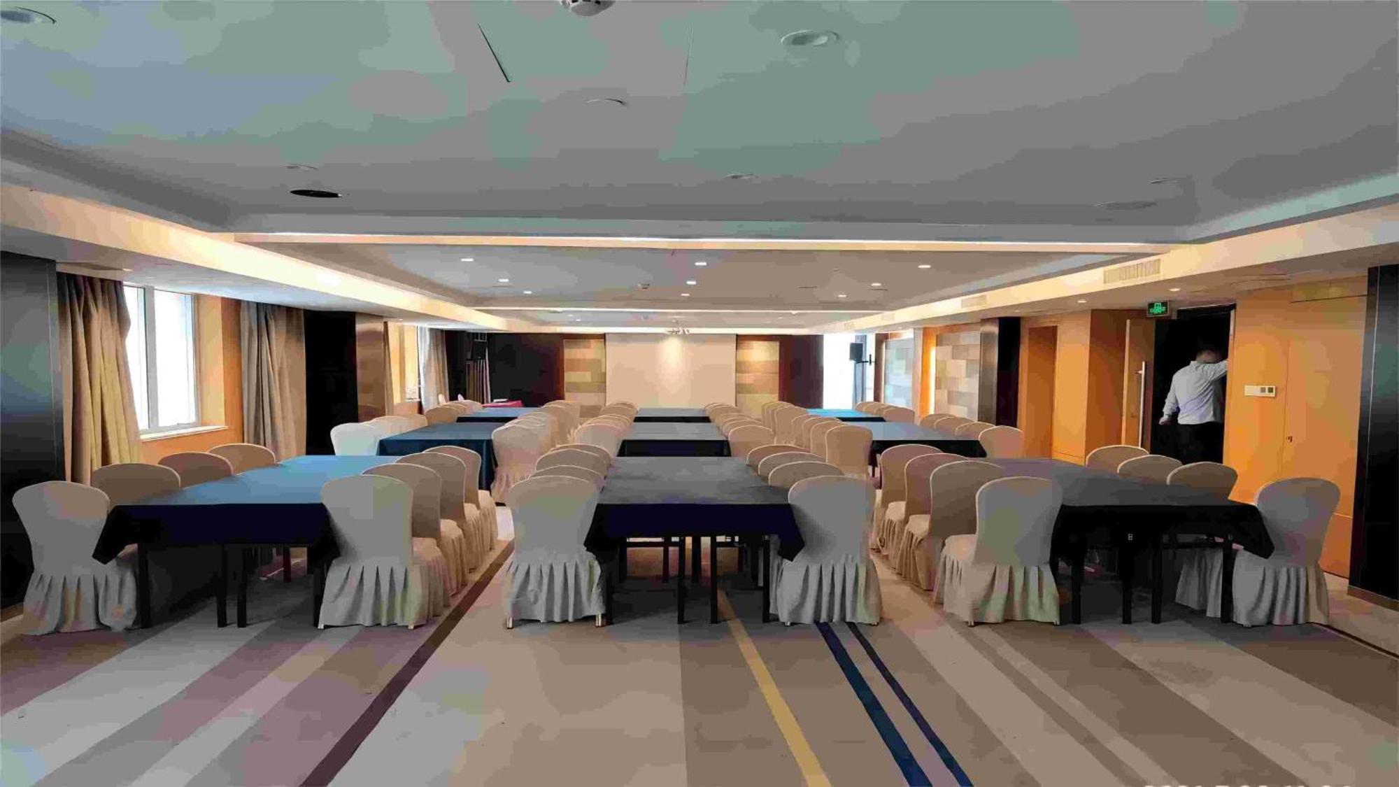 Holiday Inn Express Zhengzhou Airport By Ihg Xinzheng  Екстериор снимка