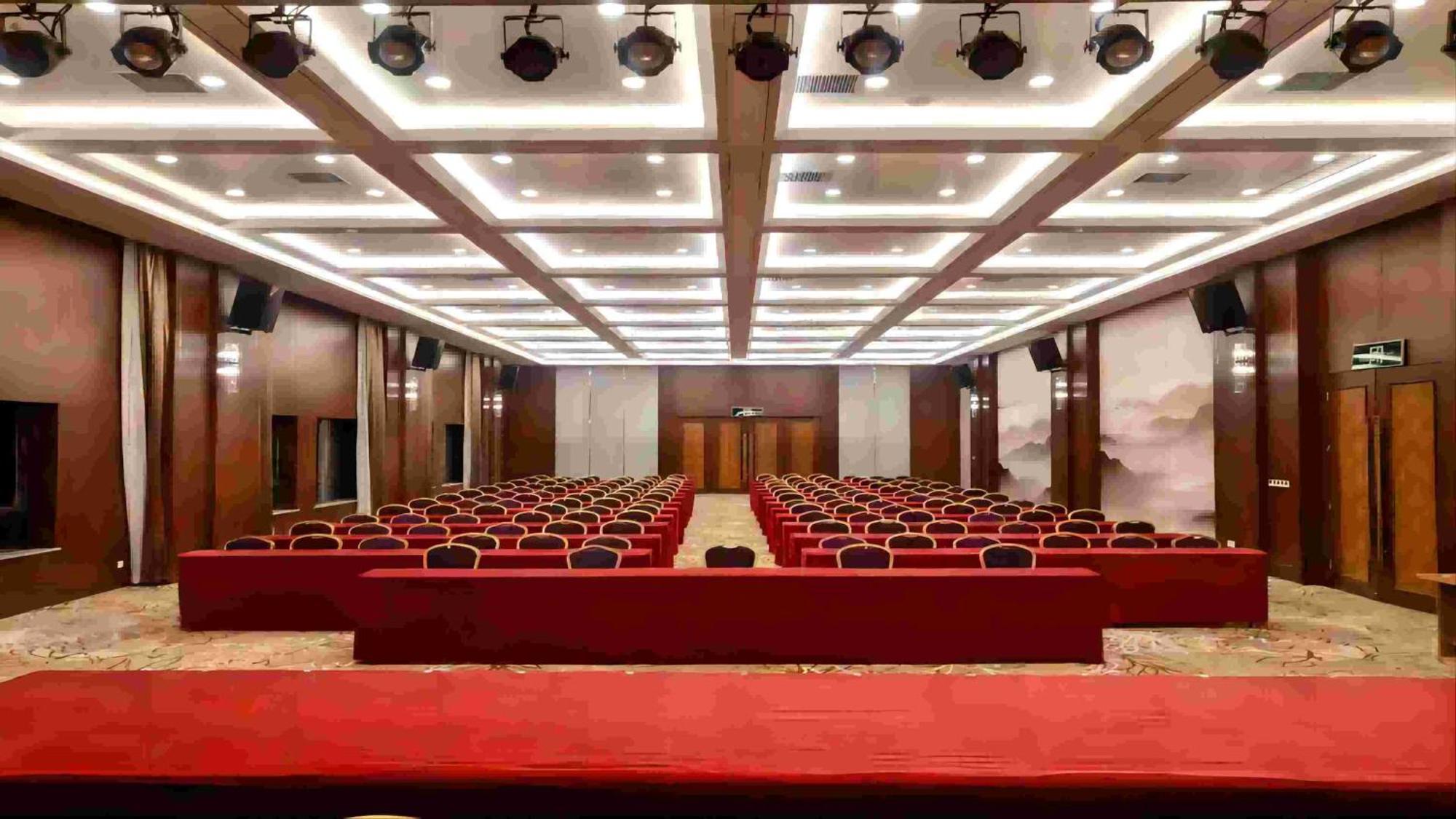 Holiday Inn Express Zhengzhou Airport By Ihg Xinzheng  Екстериор снимка