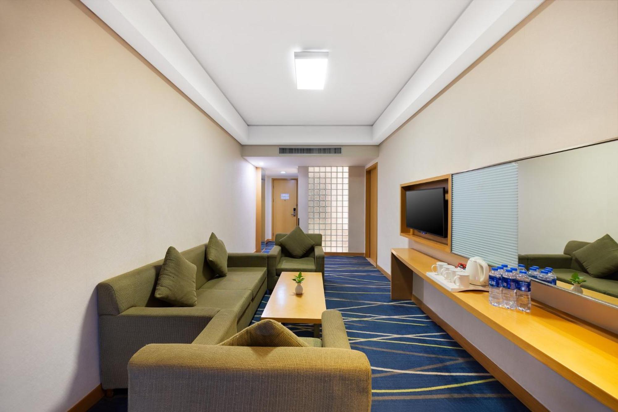 Holiday Inn Express Zhengzhou Airport By Ihg Xinzheng  Екстериор снимка