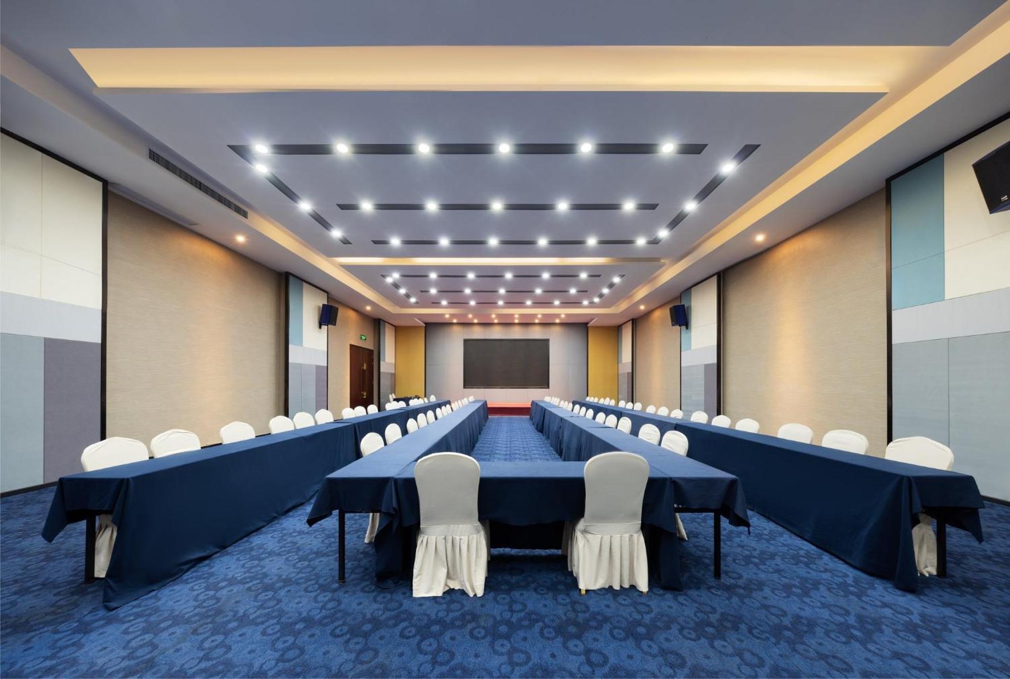 Holiday Inn Express Zhengzhou Airport By Ihg Xinzheng  Екстериор снимка