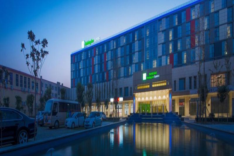 Holiday Inn Express Zhengzhou Airport By Ihg Xinzheng  Екстериор снимка